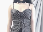 Chica asiática no usa ropa interior